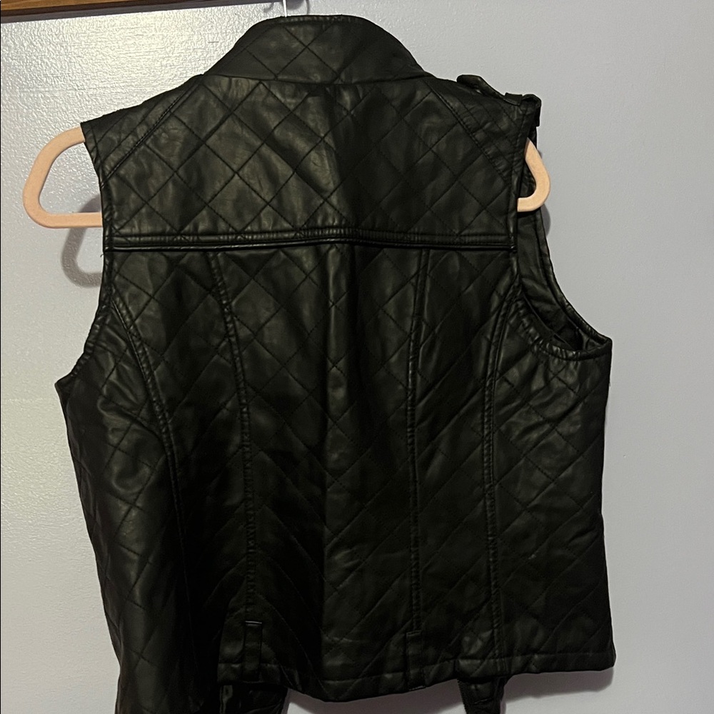 Black Quilted Women's Vest - Picture 4 of 4